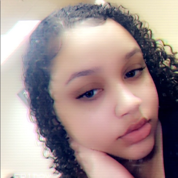 Meet your Posher, Gemma - Picture 1 of 1